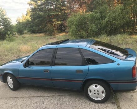 Синий Опель Вектра, объемом двигателя 2 л и пробегом 329 тыс. км за 2350 $, фото 3 на Automoto.ua