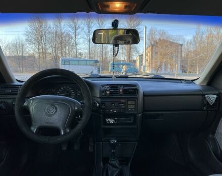 Синий Опель Вектра, объемом двигателя 1.8 л и пробегом 3 тыс. км за 3000 $, фото 14 на Automoto.ua