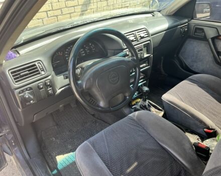 Синій Опель Вектра, об'ємом двигуна 2 л та пробігом 28 тис. км за 500 $, фото 5 на Automoto.ua