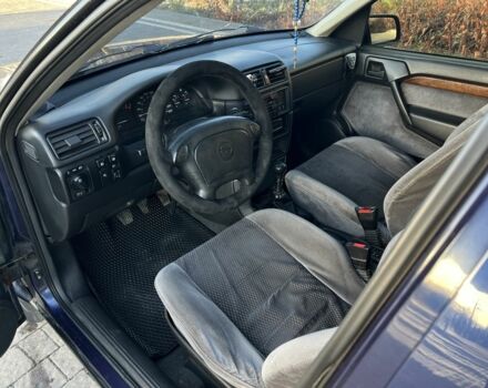 Синий Опель Вектра, объемом двигателя 1.8 л и пробегом 3 тыс. км за 3000 $, фото 11 на Automoto.ua