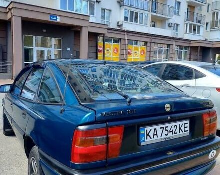 Синий Опель Вектра, объемом двигателя 1.8 л и пробегом 326 тыс. км за 2500 $, фото 6 на Automoto.ua