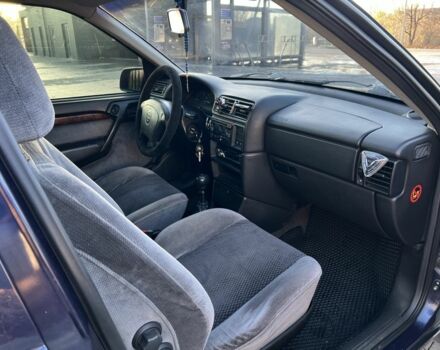 Синий Опель Вектра, объемом двигателя 1.8 л и пробегом 3 тыс. км за 3000 $, фото 9 на Automoto.ua