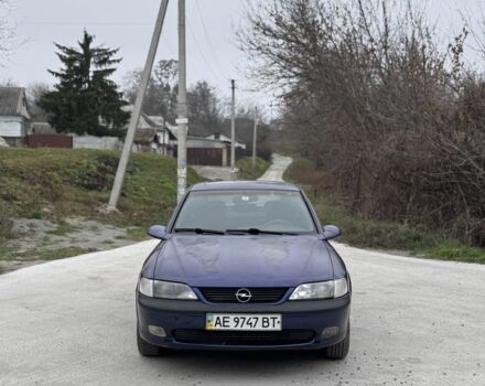 Синій Опель Вектра, об'ємом двигуна 1.6 л та пробігом 250 тис. км за 1500 $, фото 1 на Automoto.ua