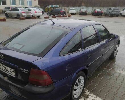 Синій Опель Вектра, об'ємом двигуна 2 л та пробігом 338 тис. км за 2100 $, фото 8 на Automoto.ua