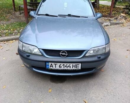 Синий Опель Вектра, объемом двигателя 1.79 л и пробегом 274 тыс. км за 1600 $, фото 5 на Automoto.ua