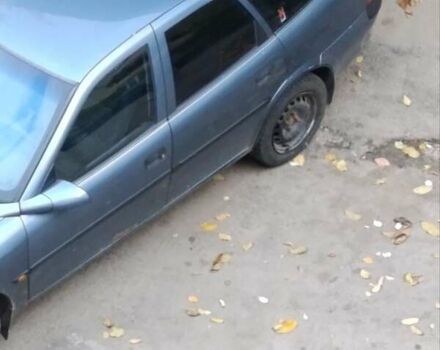 Синий Опель Вектра, объемом двигателя 1.79 л и пробегом 274 тыс. км за 1600 $, фото 1 на Automoto.ua