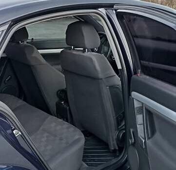 Синий Опель Вектра, объемом двигателя 1.8 л и пробегом 205 тыс. км за 3999 $, фото 5 на Automoto.ua