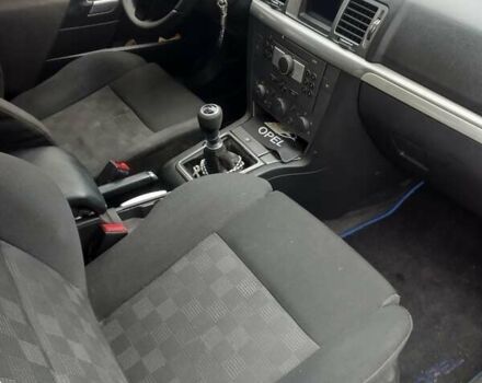 Синий Опель Вектра, объемом двигателя 1.9 л и пробегом 206 тыс. км за 5000 $, фото 6 на Automoto.ua