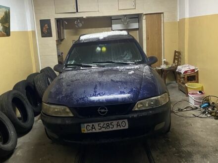 Синій Опель Вектра, об'ємом двигуна 2 л та пробігом 330 тис. км за 1300 $, фото 1 на Automoto.ua