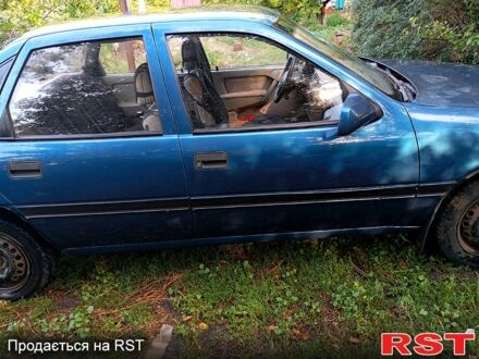 Опель Вектра 1989 в Чугуеве на Automoto.ua Синий Опель Вектра, объемом двигателя 1.6 л и пробегом 350 тыс. км за 1810 $, фото 1 на Automoto.ua