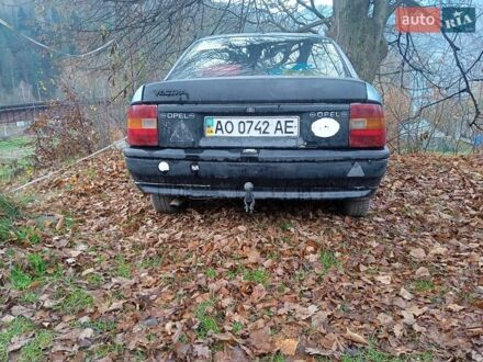 Опель Вектра 1989 у Яремче на Automoto.ua Синій Опель Вектра, об'ємом двигуна 1.8 л та пробігом 150 тис. км за 800 $, фото 1 на Automoto.ua