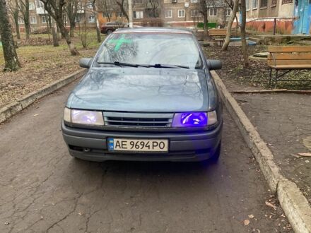 Синій Опель Вектра, об'ємом двигуна 2 л та пробігом 350 тис. км за 1306 $, фото 1 на Automoto.ua