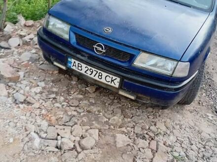 Опель Вектра 1989 в Крыжополе на Automoto.ua Синий Опель Вектра, объемом двигателя 2 л и пробегом 250 тыс. км за 600 $, фото 1 на Automoto.ua