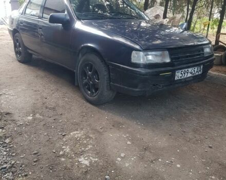 Синий Опель Вектра, объемом двигателя 1 л и пробегом 200 тыс. км за 691 $, фото 1 на Automoto.ua