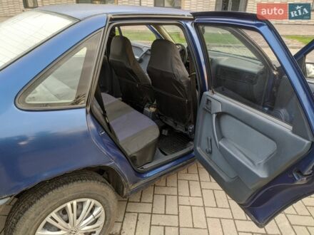 Синій Опель Вектра, об'ємом двигуна 1.6 л та пробігом 290 тис. км за 1200 $, фото 1 на Automoto.ua