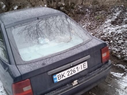 Синій Опель Вектра, об'ємом двигуна 1.6 л та пробігом 80 тис. км за 1250 $, фото 1 на Automoto.ua