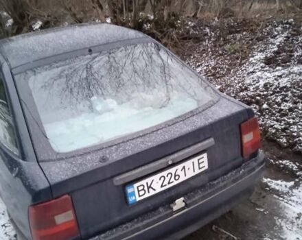 Синий Опель Вектра, объемом двигателя 1.6 л и пробегом 80 тыс. км за 1250 $, фото 1 на Automoto.ua