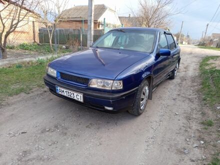 Синий Опель Вектра, объемом двигателя 1.6 л и пробегом 362 тыс. км за 1100 $, фото 1 на Automoto.ua