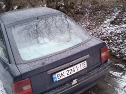 Синий Опель Вектра, объемом двигателя 1.6 л и пробегом 80 тыс. км за 1250 $, фото 1 на Automoto.ua