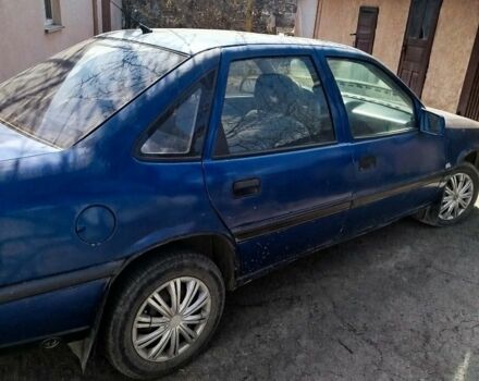 Синий Опель Вектра, объемом двигателя 1.6 л и пробегом 380 тыс. км за 1350 $, фото 1 на Automoto.ua