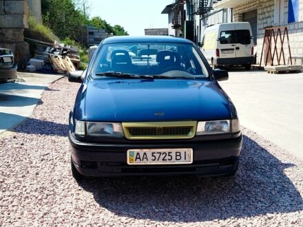 Синий Опель Вектра, объемом двигателя 1.6 л и пробегом 600 тыс. км за 900 $, фото 1 на Automoto.ua