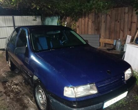 Синий Опель Вектра, объемом двигателя 1 л и пробегом 300 тыс. км за 790 $, фото 1 на Automoto.ua