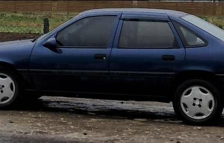 Синий Опель Вектра, объемом двигателя 1.7 л и пробегом 459 тыс. км за 1500 $, фото 1 на Automoto.ua