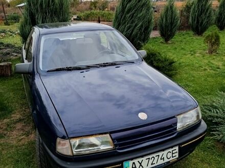 Синій Опель Вектра, об'ємом двигуна 1.8 л та пробігом 274 тис. км за 1700 $, фото 1 на Automoto.ua