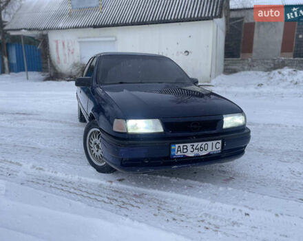 Синий Опель Вектра, объемом двигателя 1.6 л и пробегом 350 тыс. км за 1400 $, фото 1 на Automoto.ua