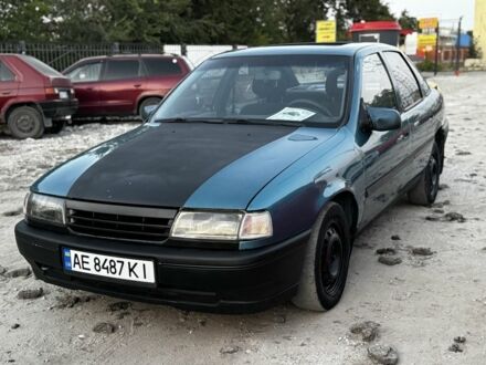 Опель Вектра 1993 в Вольногорске на Automoto.ua Синий Опель Вектра, объемом двигателя 1.8 л и пробегом 340 тыс. км за 1600 $, фото 1 на Automoto.ua