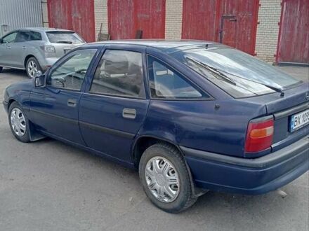 Синий Опель Вектра, объемом двигателя 1.6 л и пробегом 400 тыс. км за 1350 $, фото 1 на Automoto.ua