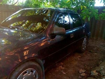 Опель Вектра 1993 в Баштанке на Automoto.ua Синий Опель Вектра, объемом двигателя 1.6 л и пробегом 400 тыс. км за 2100 $, фото 1 на Automoto.ua