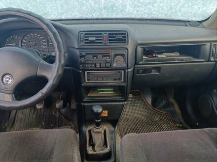 Синий Опель Вектра, объемом двигателя 2 л и пробегом 400 тыс. км за 800 $, фото 1 на Automoto.ua