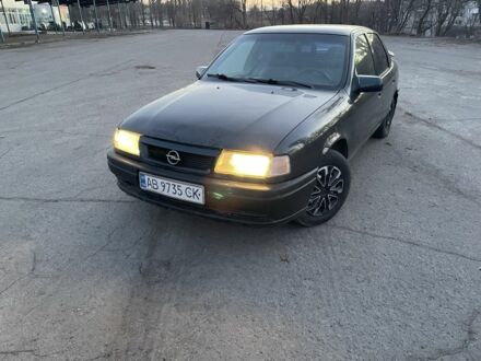 Синий Опель Вектра, объемом двигателя 1.8 л и пробегом 250 тыс. км за 800 $, фото 1 на Automoto.ua