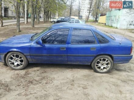 Синій Опель Вектра, об'ємом двигуна 1.8 л та пробігом 300 тис. км за 2000 $, фото 1 на Automoto.ua