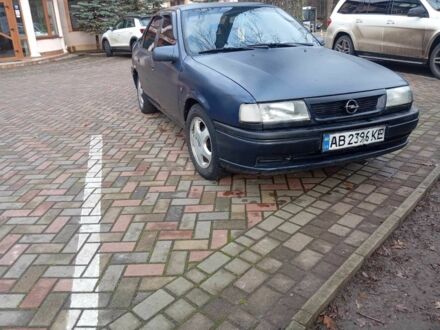 Синий Опель Вектра, объемом двигателя 1.8 л и пробегом 205 тыс. км за 900 $, фото 1 на Automoto.ua