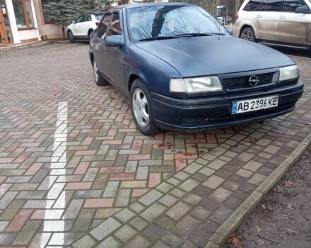 Синий Опель Вектра, объемом двигателя 1.8 л и пробегом 205 тыс. км за 900 $, фото 1 на Automoto.ua