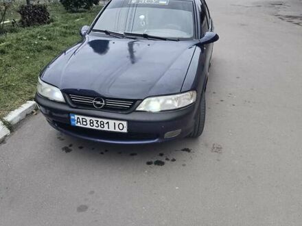 Синий Опель Вектра, объемом двигателя 2 л и пробегом 400 тыс. км за 2200 $, фото 1 на Automoto.ua