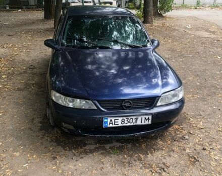 Синий Опель Вектра, объемом двигателя 2 л и пробегом 1 тыс. км за 2000 $, фото 1 на Automoto.ua