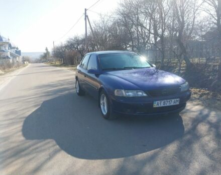 Синий Опель Вектра, объемом двигателя 1.8 л и пробегом 300 тыс. км за 999 $, фото 1 на Automoto.ua