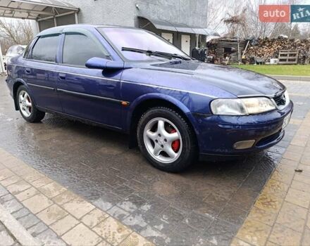 Синий Опель Вектра, объемом двигателя 1.8 л и пробегом 264 тыс. км за 1700 $, фото 1 на Automoto.ua