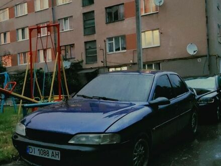 Синій Опель Вектра, об'ємом двигуна 1.6 л та пробігом 325 тис. км за 1600 $, фото 1 на Automoto.ua