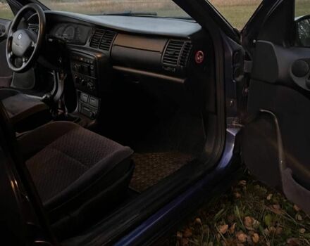 Синий Опель Вектра, объемом двигателя 1.6 л и пробегом 330 тыс. км за 1500 $, фото 1 на Automoto.ua