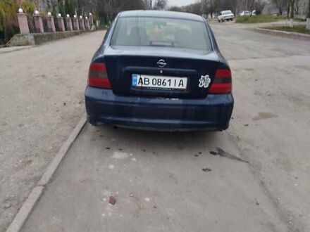 Синий Опель Вектра, объемом двигателя 1.59 л и пробегом 350 тыс. км за 1600 $, фото 1 на Automoto.ua