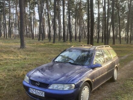 Синій Опель Вектра, об'ємом двигуна 1.8 л та пробігом 300 тис. км за 1100 $, фото 1 на Automoto.ua