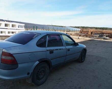 Синий Опель Вектра, объемом двигателя 1.8 л и пробегом 300 тыс. км за 464 $, фото 1 на Automoto.ua