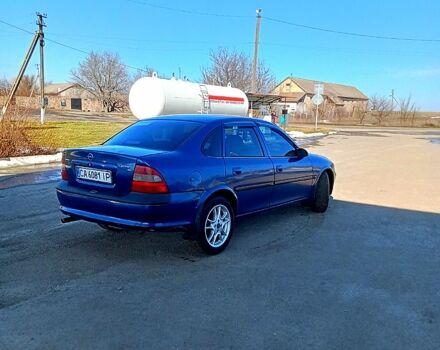 Синій Опель Вектра, об'ємом двигуна 1.8 л та пробігом 123 тис. км за 2499 $, фото 1 на Automoto.ua