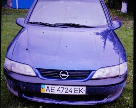 Синий Опель Вектра, объемом двигателя 1.8 л и пробегом 270 тыс. км за 2000 $, фото 1 на Automoto.ua
