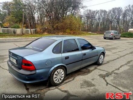 Синій Опель Вектра, об'ємом двигуна 1.6 л та пробігом 300 тис. км за 2750 $, фото 1 на Automoto.ua