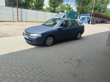 Синій Опель Вектра, об'ємом двигуна 1.8 л та пробігом 400 тис. км за 1500 $, фото 1 на Automoto.ua